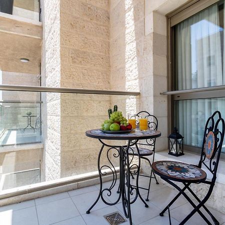 Luxury One-Bedroom Apartment/Parking In City Center Jerusalem Eksteriør bilde