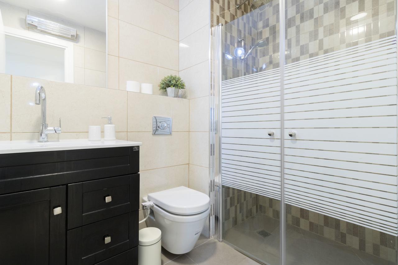 Luxury One-Bedroom Apartment/Parking In City Center Jerusalem Eksteriør bilde