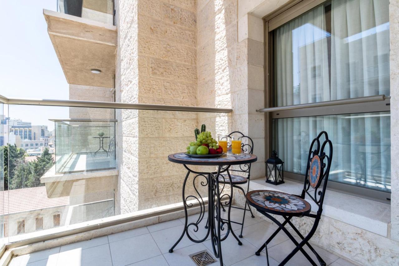 Luxury One-Bedroom Apartment/Parking In City Center Jerusalem Eksteriør bilde